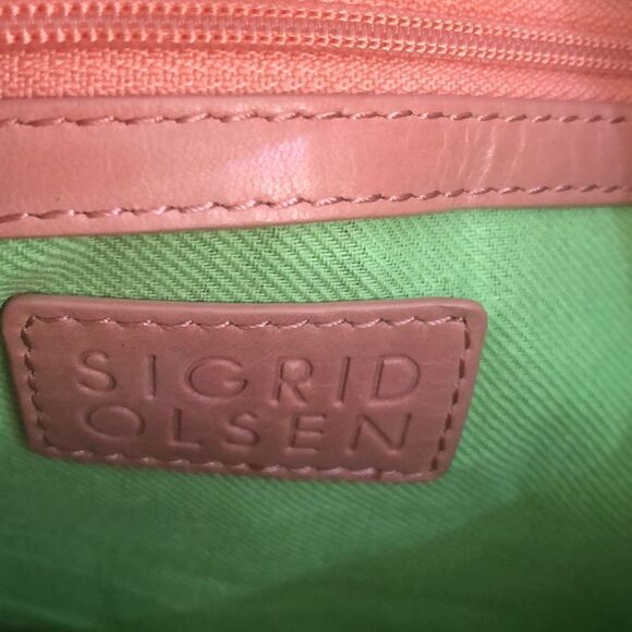 Sigrid Olsen soft pink leather bag. - Picture 3 of 8